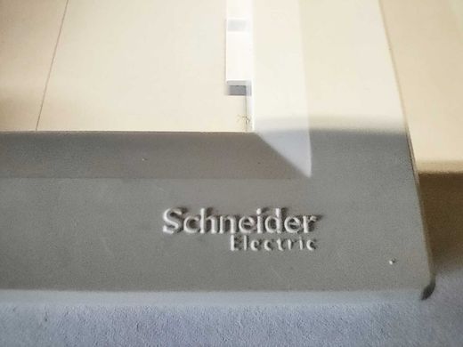 Рамка выключателя или розетки одинарная Schneider Electric 30 шт